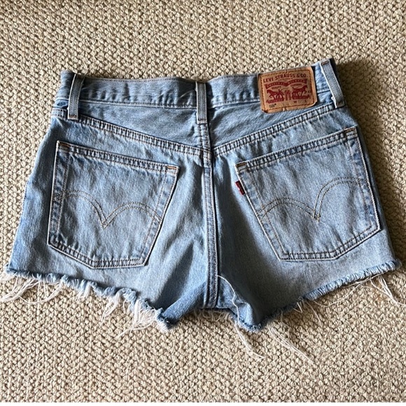 Light Wash Levi’s Cutoffs - Picture 7 of 8